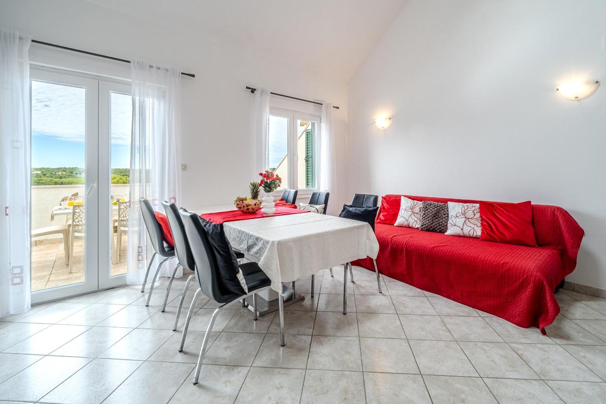 Apartment Milna - With Swimming Pool & Amazing Seaviews, Above Bijaka Beach Exterior photo