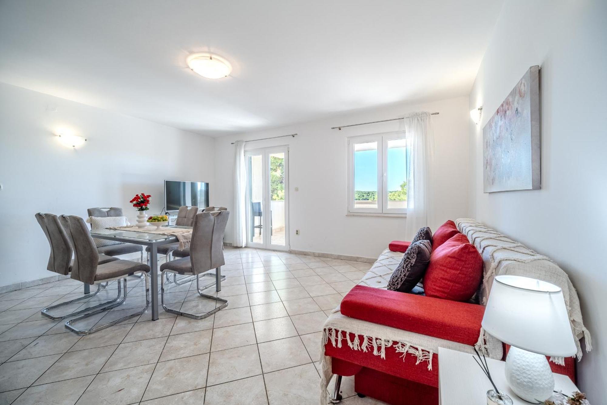 Apartment Milna - With Swimming Pool & Amazing Seaviews, Above Bijaka Beach Exterior photo
