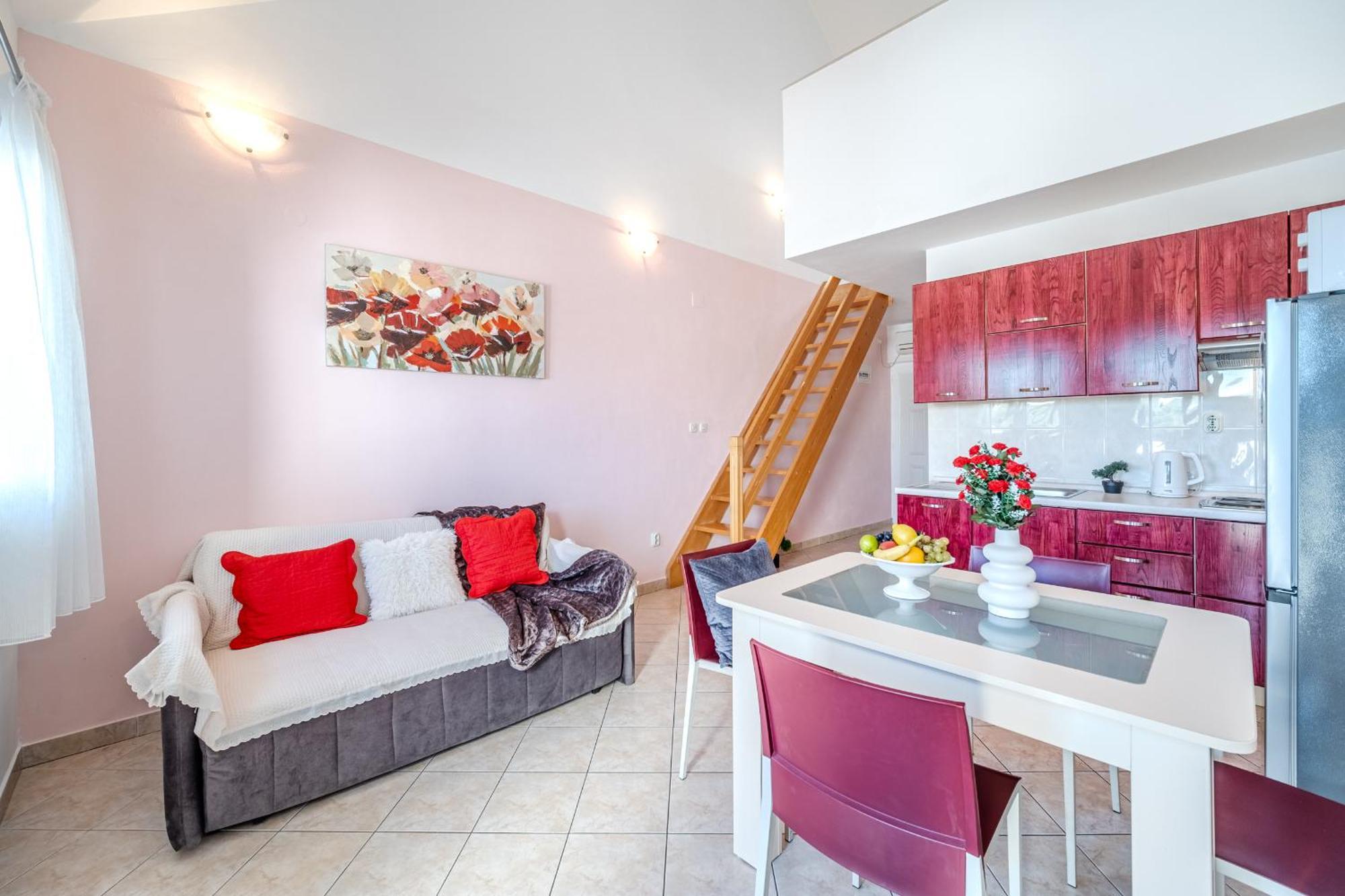 Apartment Milna - With Swimming Pool & Amazing Seaviews, Above Bijaka Beach Exterior photo
